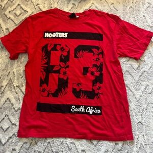 Hooters men’s t shirt “South Africa” red shirt size medium